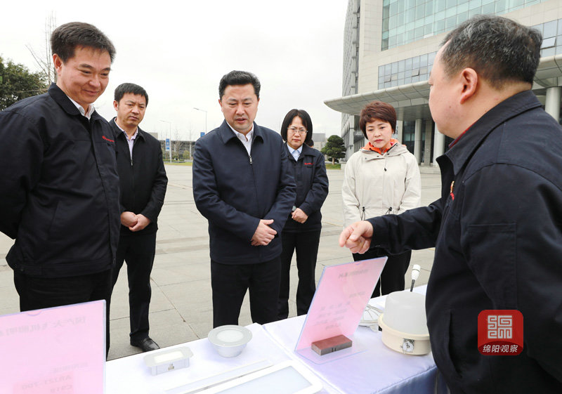 2021年3月8日 羅增斌在九洲調研（記者 賴杰 攝）.JPG